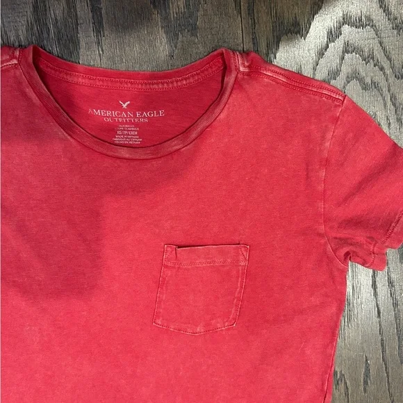 American Eagle Outfitters T-shirt - Picture 6 of 6